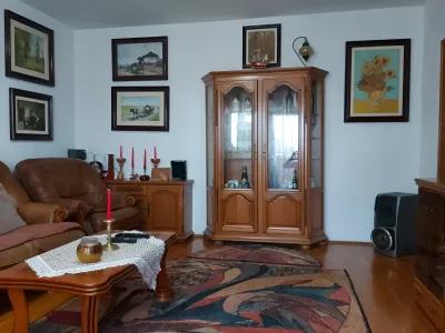 Salon apartament vanzare cumparare Sector 5 Bucuresti decorat